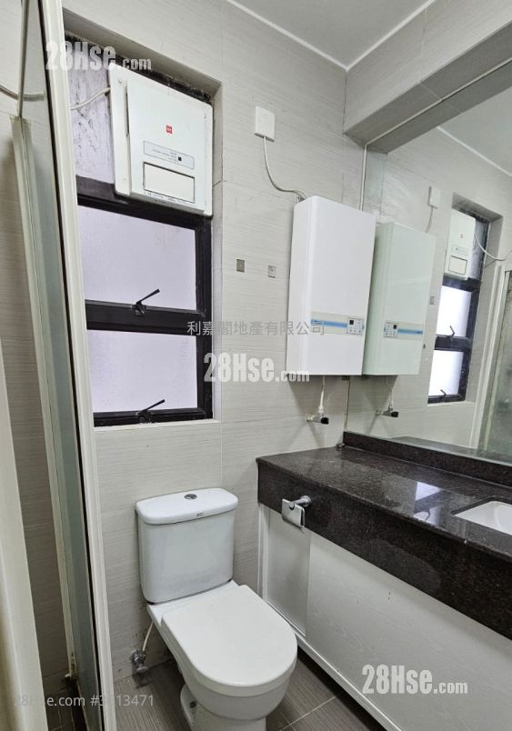 Heng Fa Chuen Rental 2 Bedrooms , 1 Bathroom 547 ft² ( 50.8 m² ) Heng Fa Chuen Rental 2 Bedrooms , 1 Bathroom 547 ft² ( 50.8 m² )