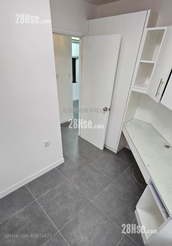 Heng Fa Chuen Rental 2 Bedrooms , 1 Bathroom 547 ft² ( 50.8 m² ) Heng Fa Chuen Rental 2 Bedrooms , 1 Bathroom 547 ft² ( 50.8 m² )