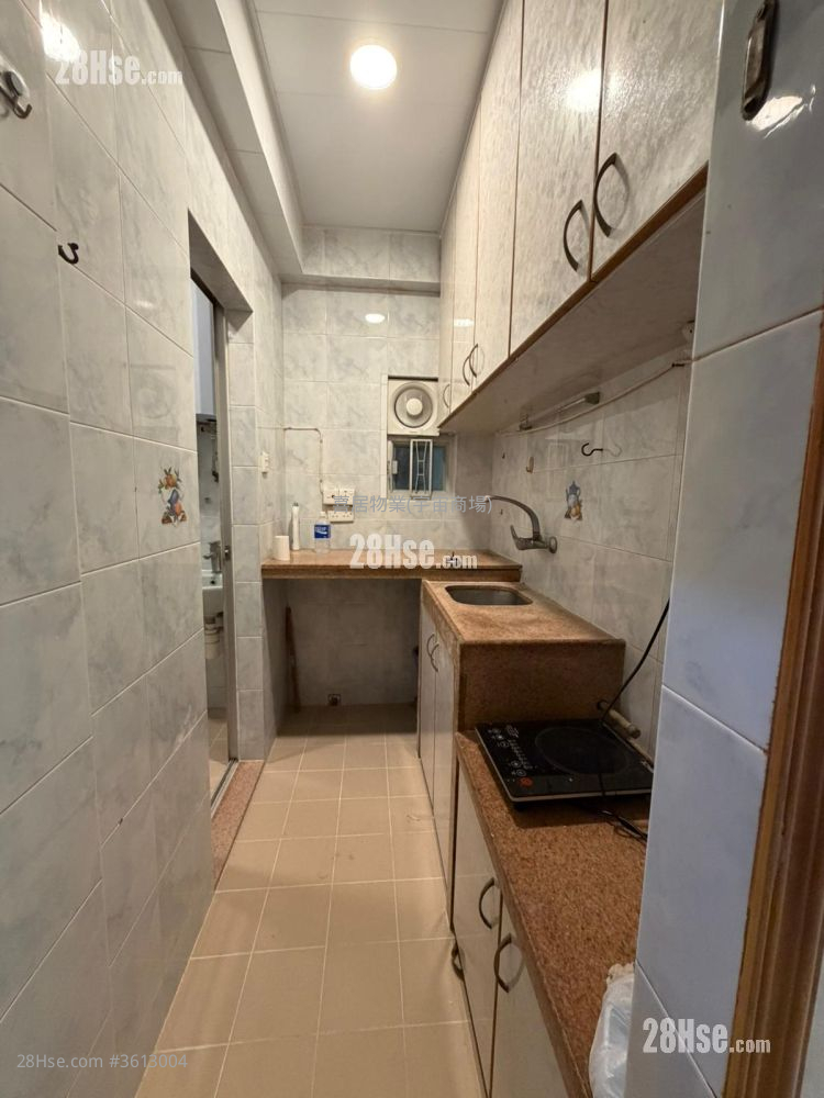 Hung Yu Mansion Rental 3 Bedrooms , 1 Bathroom 448 ft² ( 41.6 m² ) Hung Yu Mansion Rental 3 Bedrooms , 1 Bathroom 448 ft² ( 41.6 m² )