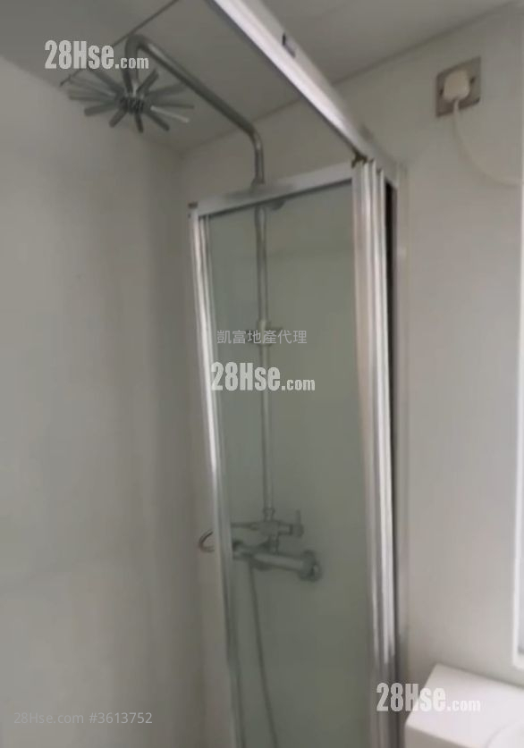 Causeway Tower Rental Studio , 1 Toilet 300 ft² ( 27.9 m² ) Causeway Tower Rental Studio , 1 Toilet 300 ft² ( 27.9 m² )