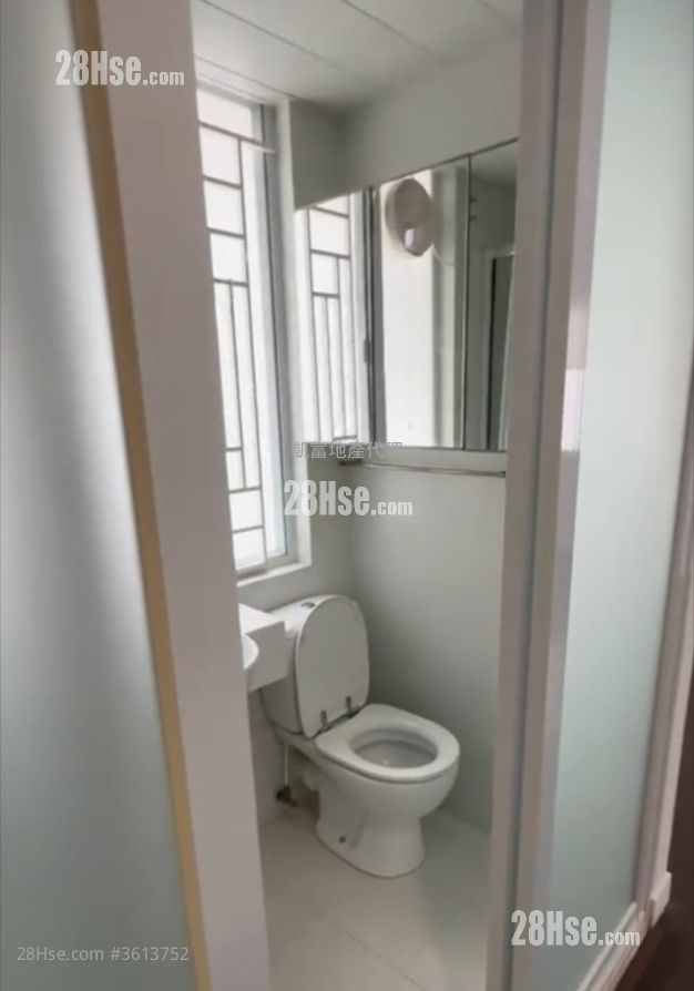 Causeway Tower Rental Studio , 1 Toilet 300 ft² ( 27.9 m² ) Causeway Tower Rental Studio , 1 Toilet 300 ft² ( 27.9 m² )