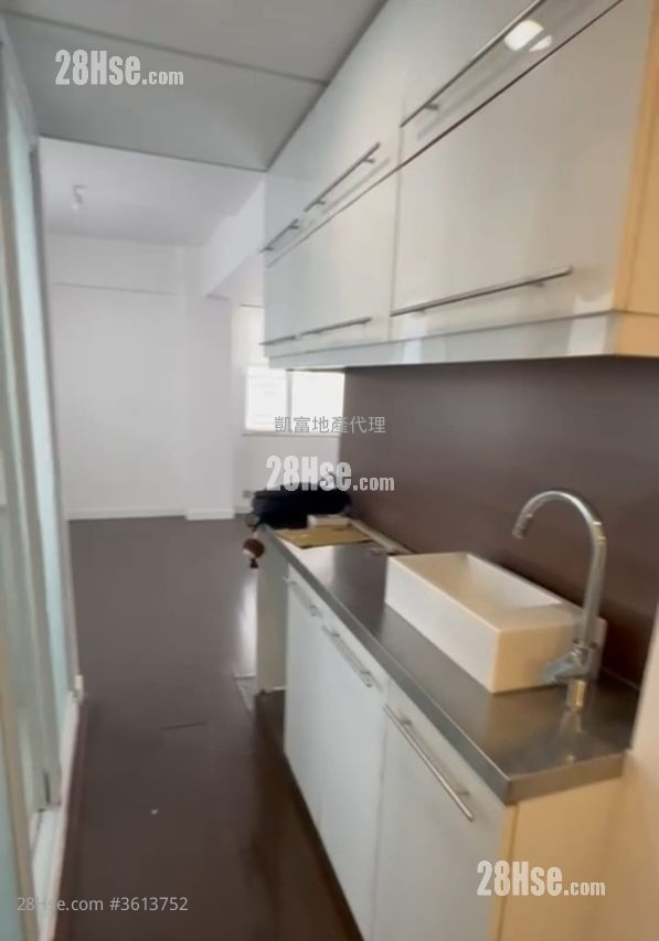 Causeway Tower Rental Studio , 1 Toilet 300 ft² ( 27.9 m² ) Causeway Tower Rental Studio , 1 Toilet 300 ft² ( 27.9 m² )
