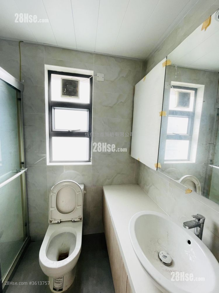 村屋 租盘 3 房 , 2 浴室 700 平方尺 ( 65.0 平方米 ) 村屋 租盘 3 房 , 2 浴室 700 平方尺 ( 65.0 平方米 )