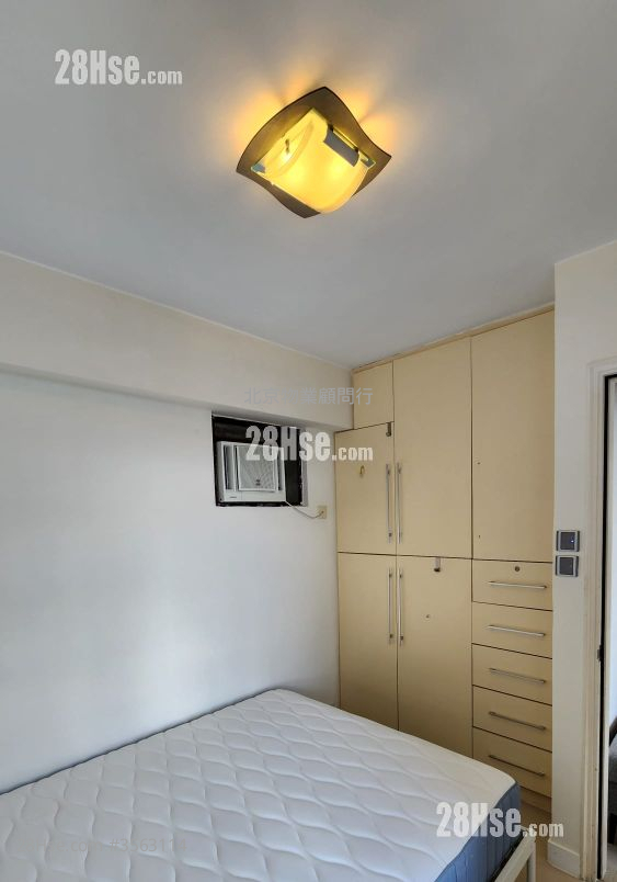 Kornhill Rental 2 Bedrooms , 1 Bathroom 505 ft² ( 46.9 m² ) Kornhill Rental 2 Bedrooms , 1 Bathroom 505 ft² ( 46.9 m² )