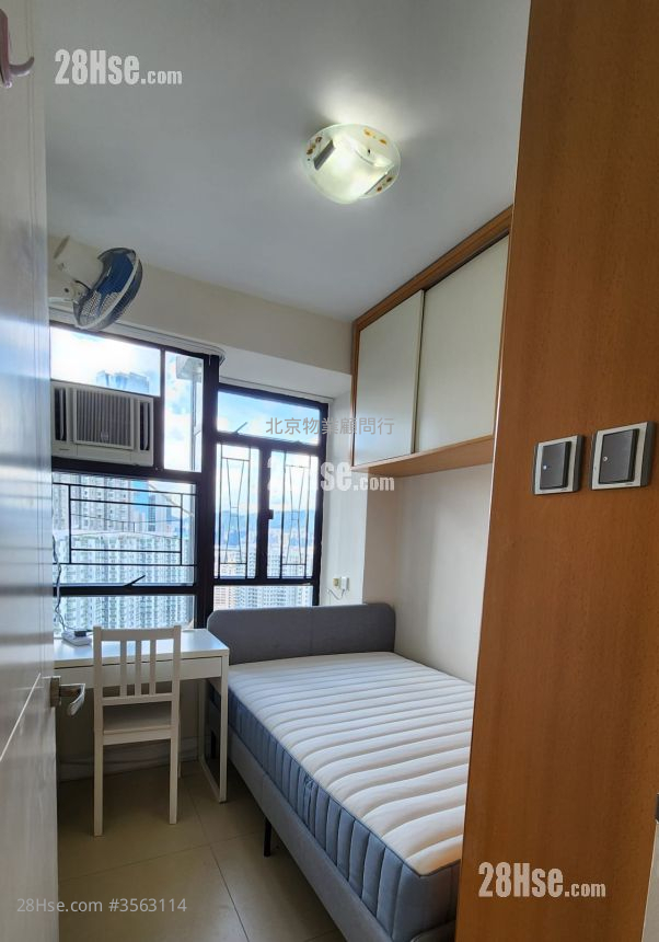Kornhill Rental 2 Bedrooms , 1 Bathroom 505 ft² ( 46.9 m² ) Kornhill Rental 2 Bedrooms , 1 Bathroom 505 ft² ( 46.9 m² )