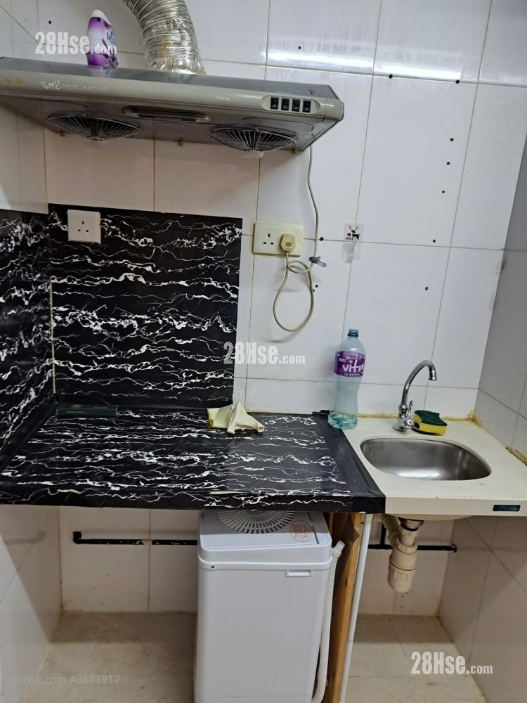 元州街 68 号 租盘 1 房 160 平方尺 ( 14.9 平方米 ) 元州街 68 号 租盘 1 房 160 平方尺 ( 14.9 平方米 )