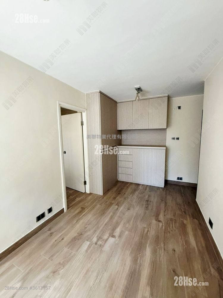 Ying Ming Court Sell 2 Bedrooms , 1 Bathroom 401 ft² ( 37.3 m² )