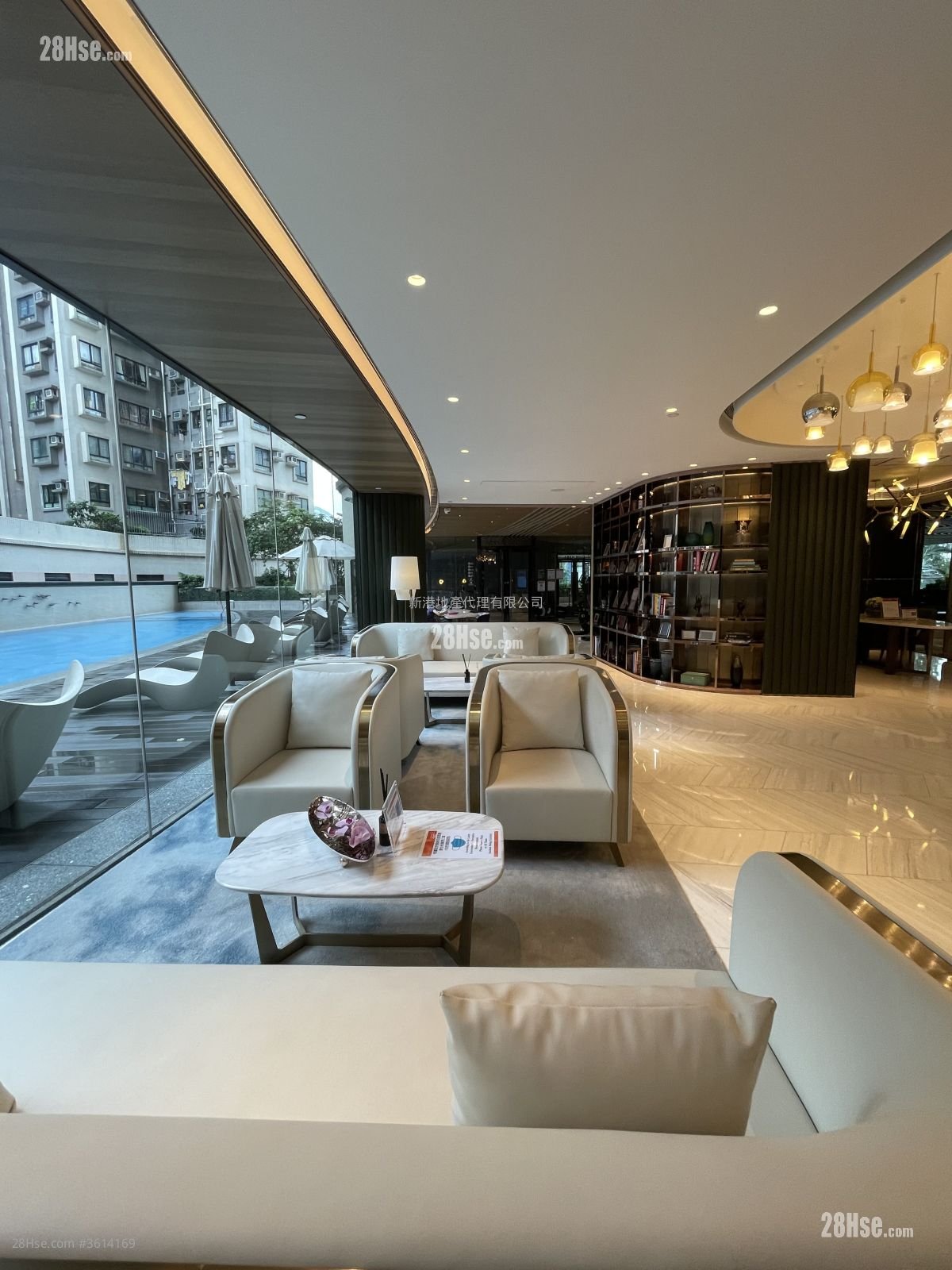 Upper East Sell Studio , 1 Bathroom 216 ft² ( 20.1 m² )