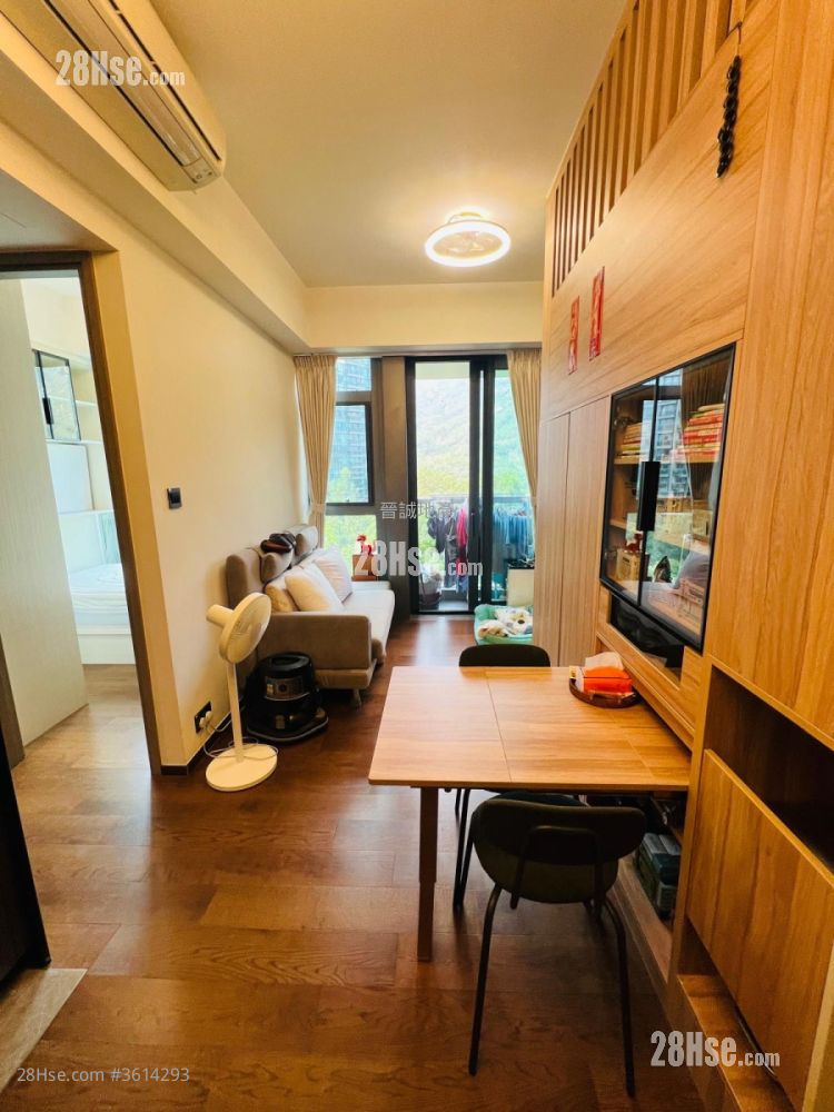 Le Point Sell 2 Bedrooms , 1 Bathroom 445 ft² ( 41.3 m² ) Le Point Sell 2 Bedrooms , 1 Bathroom 445 ft² ( 41.3 m² )