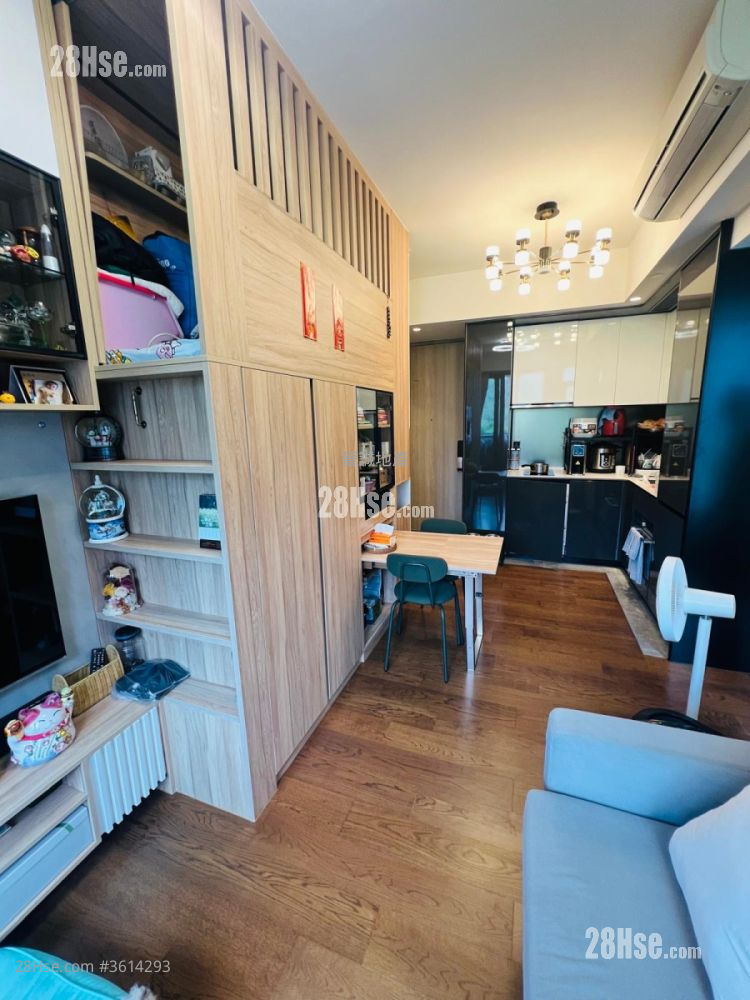 Le Point Sell 2 Bedrooms , 1 Bathroom 445 ft² ( 41.3 m² ) Le Point Sell 2 Bedrooms , 1 Bathroom 445 ft² ( 41.3 m² )