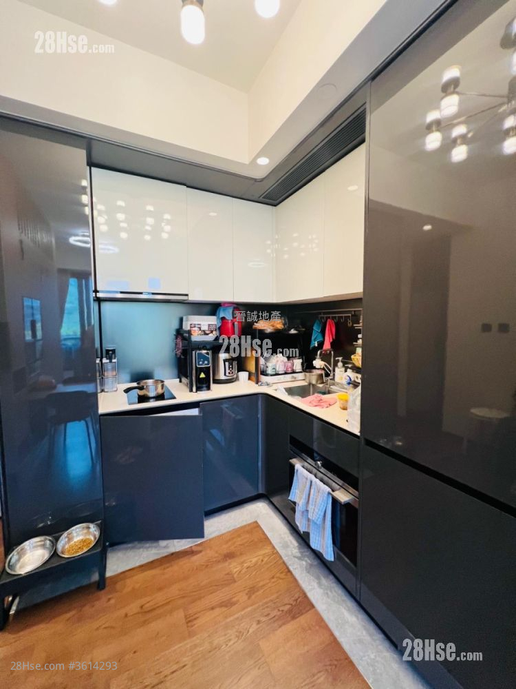 Le Point Sell 2 Bedrooms , 1 Bathroom 445 ft² ( 41.3 m² ) Le Point Sell 2 Bedrooms , 1 Bathroom 445 ft² ( 41.3 m² )