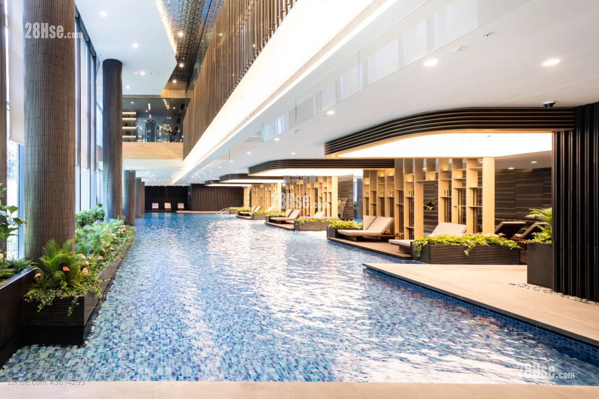 Le Point Sell 2 Bedrooms , 1 Bathroom 445 ft² ( 41.3 m² ) Le Point Sell 2 Bedrooms , 1 Bathroom 445 ft² ( 41.3 m² )