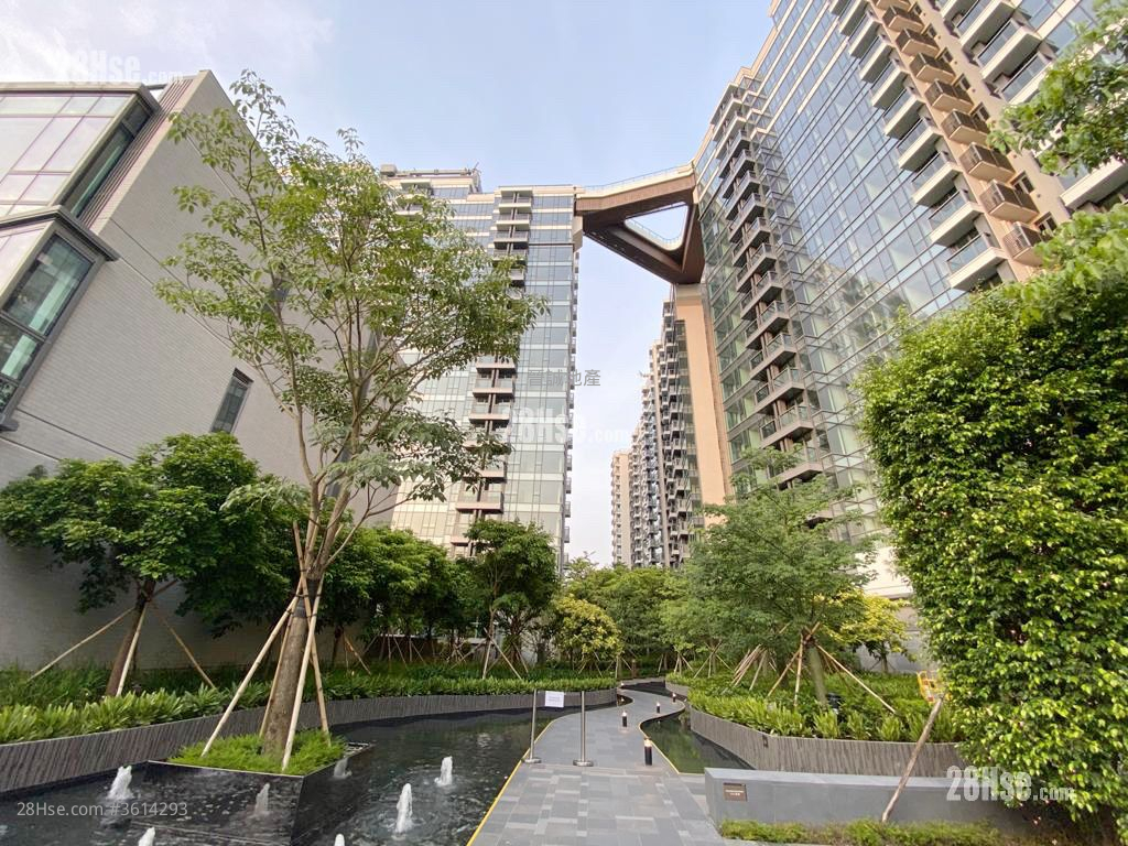 Le Point Sell 2 Bedrooms , 1 Bathroom 445 ft² ( 41.3 m² ) Le Point Sell 2 Bedrooms , 1 Bathroom 445 ft² ( 41.3 m² )