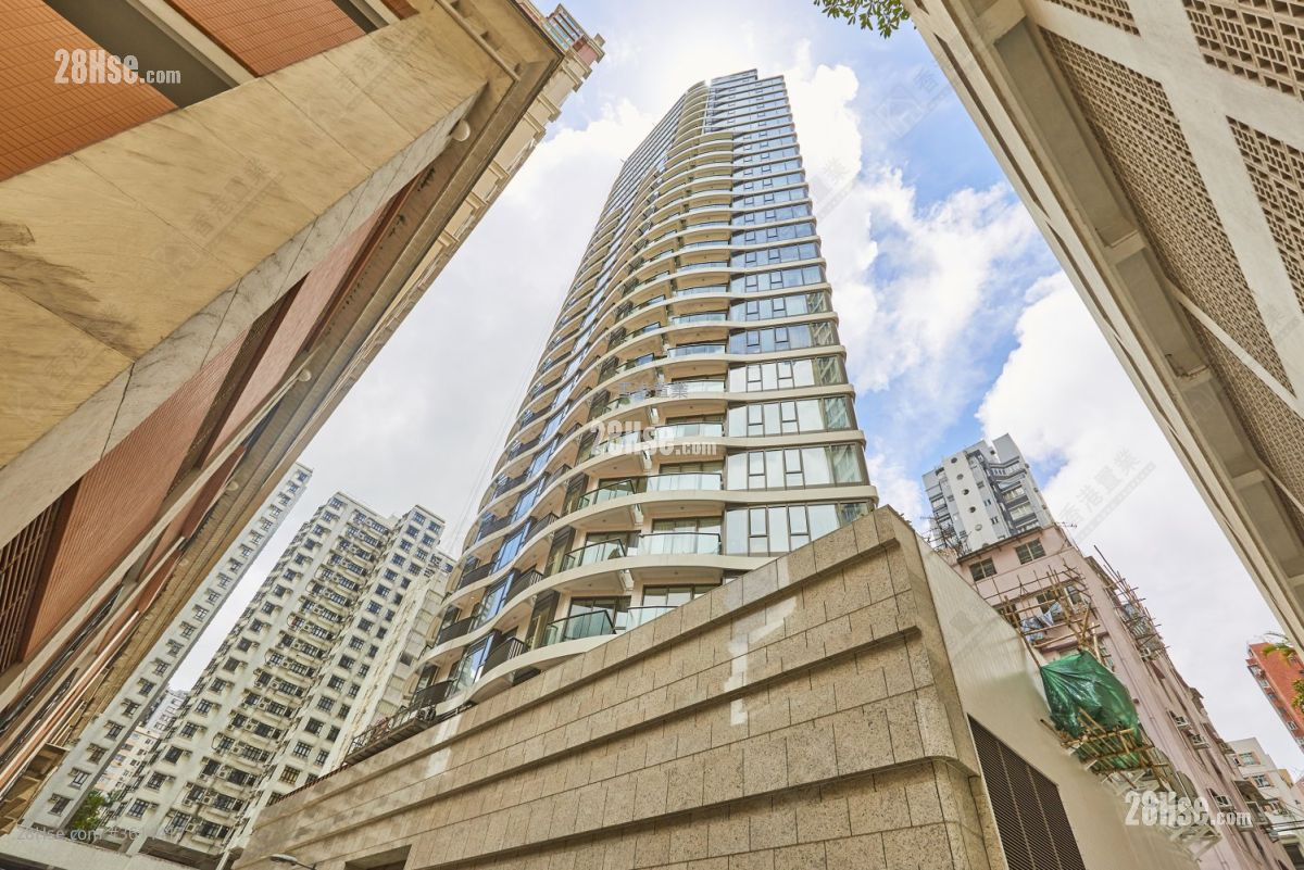 Regent Hill Sell 3 Bedrooms , 2 Bathrooms 884 ft² ( 82.1 m² ) Regent Hill Sell 3 Bedrooms , 2 Bathrooms 884 ft² ( 82.1 m² )
