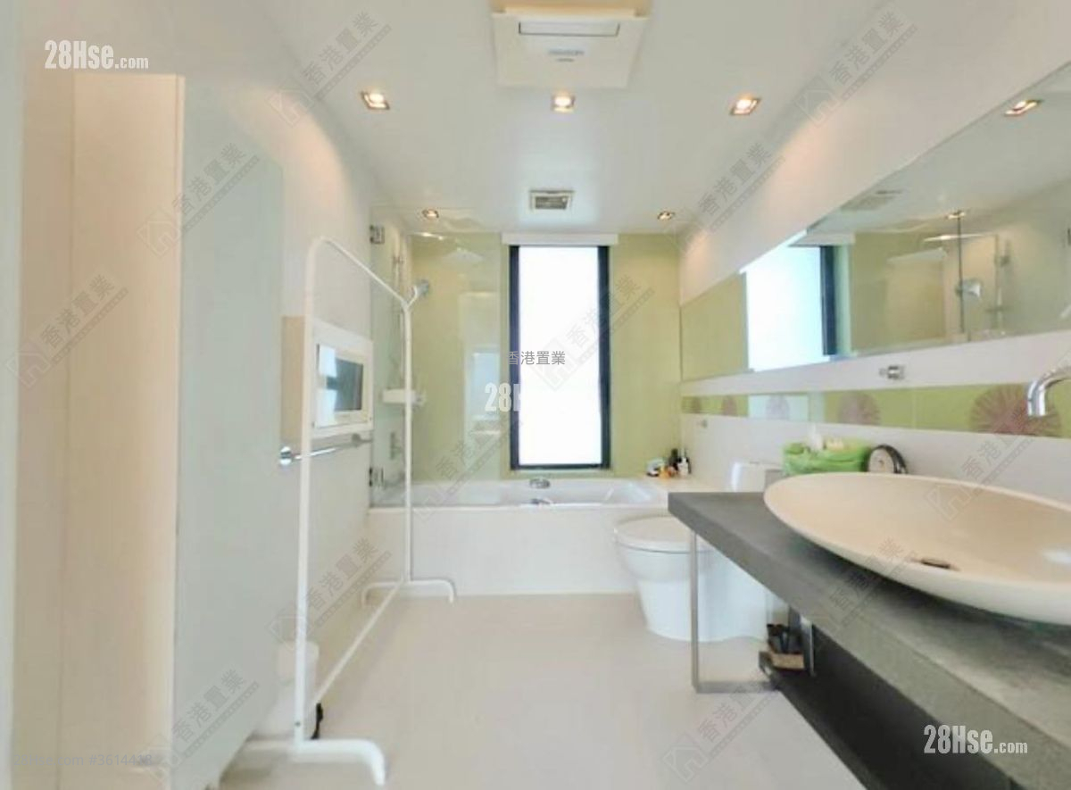 The Leighton Hill Sell 2 Bedrooms , 1 Bathroom 1,128 ft² ( 104.8 m² ) The Leighton Hill Sell 2 Bedrooms , 1 Bathroom 1,128 ft² ( 104.8 m² )