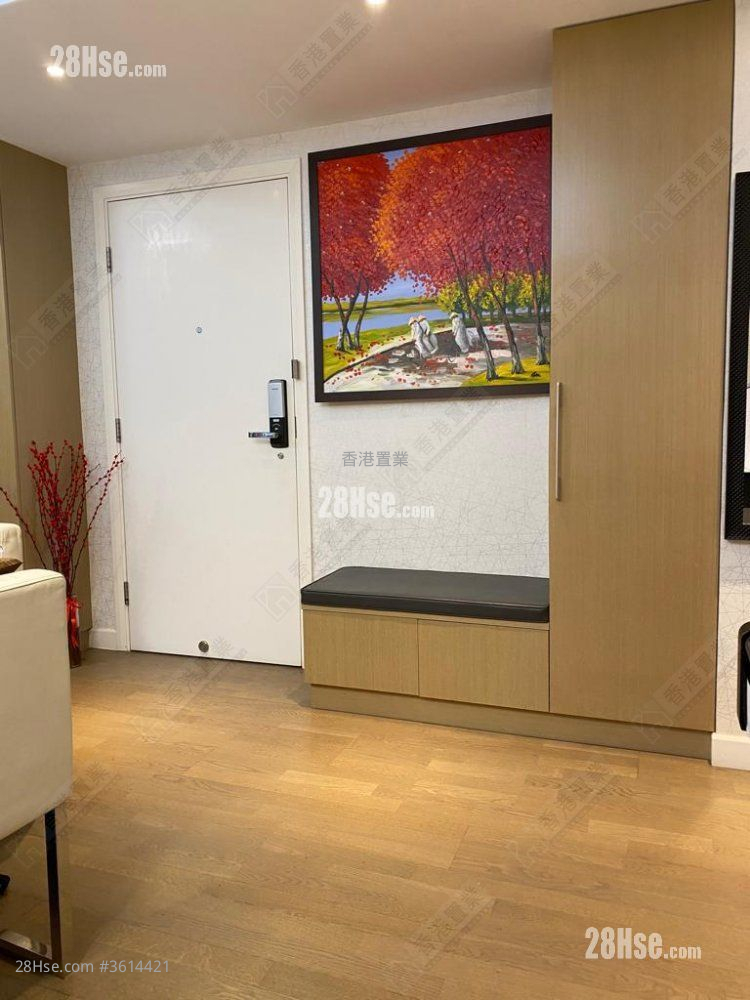 La Vogue Court Sell 3 Bedrooms , 2 Bathrooms 1,003 ft² ( 93.2 m² ) La Vogue Court Sell 3 Bedrooms , 2 Bathrooms 1,003 ft² ( 93.2 m² )