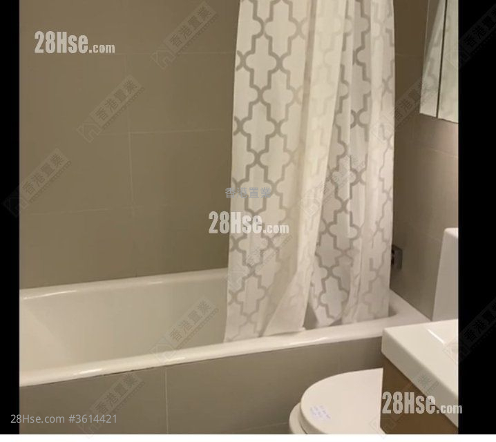 La Vogue Court Sell 3 Bedrooms , 2 Bathrooms 1,003 ft² ( 93.2 m² ) La Vogue Court Sell 3 Bedrooms , 2 Bathrooms 1,003 ft² ( 93.2 m² )