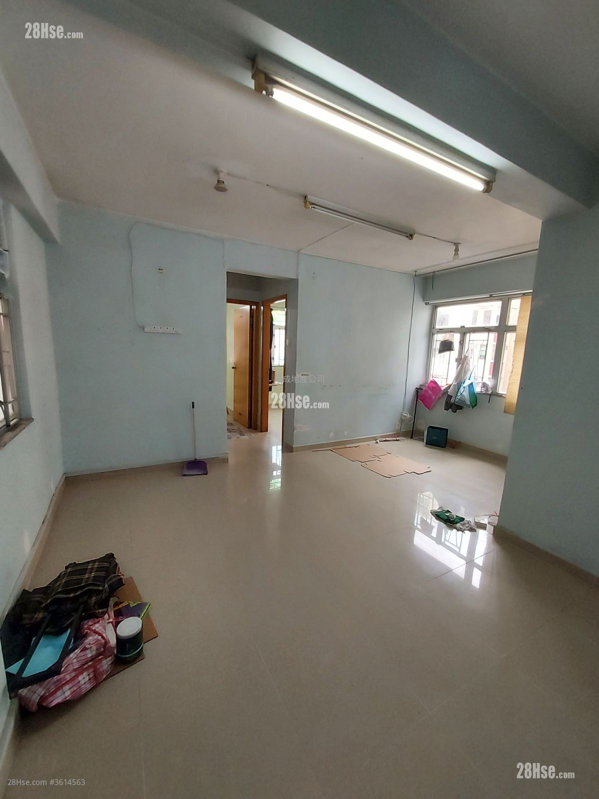 On Wo Gardens Sell 3 Bedrooms , 1 Bathroom 490 ft² ( 45.5 m² ) On Wo Gardens Sell 3 Bedrooms , 1 Bathroom 490 ft² ( 45.5 m² )