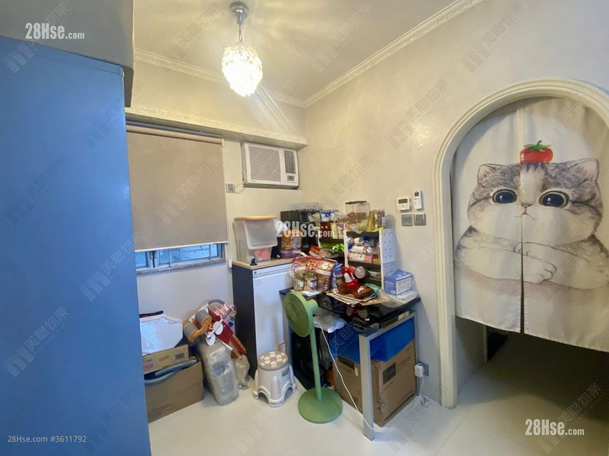 荃湾广场 售盘 2 房 , 1 浴室 433 平方尺 ( 40.2 平方米 ) 荃湾广场 售盘 2 房 , 1 浴室 433 平方尺 ( 40.2 平方米 )