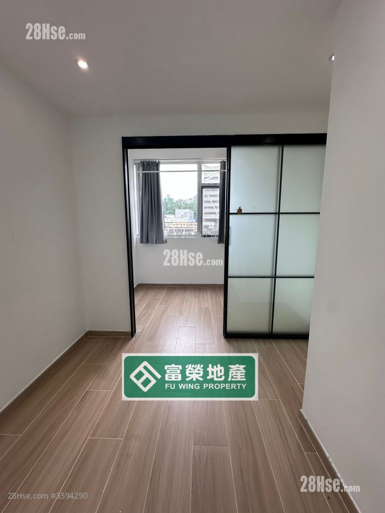 国际大楼 租盘 开放式间隔 , 1 浴室 180 平方尺 ( 16.7 平方米 )