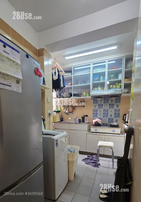 Kam Fung Court Sell 1 Bedroom , 1 Bathroom 427 ft² ( 39.7 m² ) Kam Fung Court Sell 1 Bedroom , 1 Bathroom 427 ft² ( 39.7 m² )