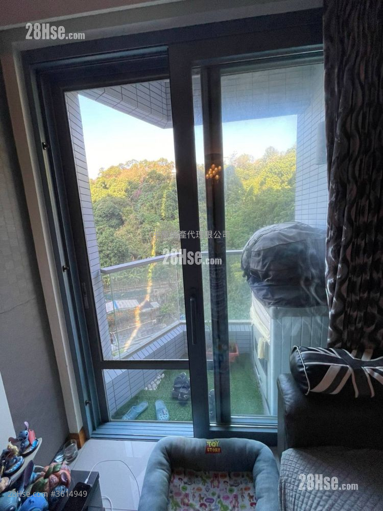 balcony: Primrose Hill Sell 2 Bedrooms , 1 Bathroom 543 ft² ( 50.4 m² ) balcony: Primrose Hill Sell 2 Bedrooms , 1 Bathroom 543 ft² ( 50.4 m² )