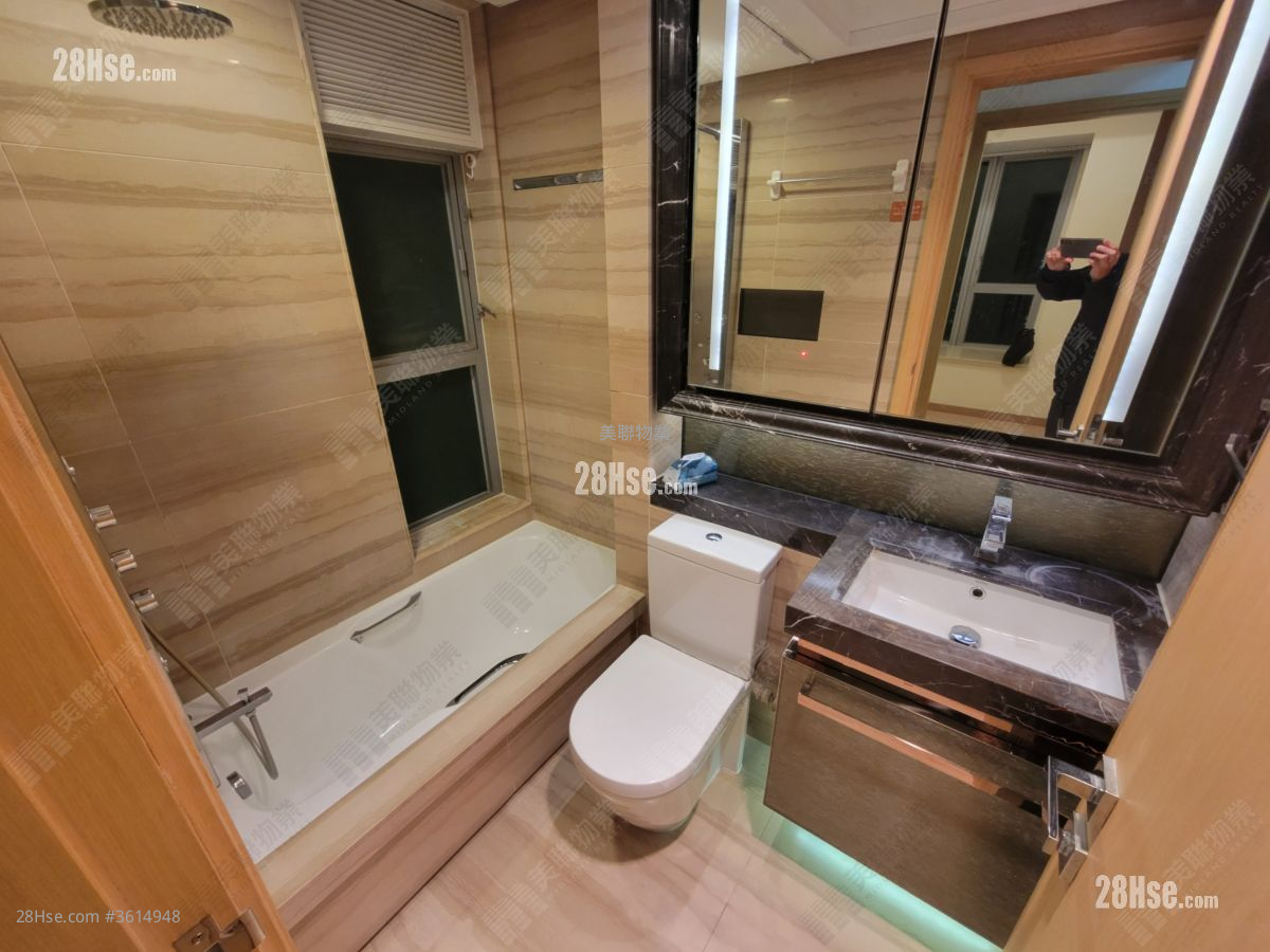 Century Gateway Sell 2 Bedrooms 481 ft² ( 44.7 m² ) Century Gateway Sell 2 Bedrooms 481 ft² ( 44.7 m² )