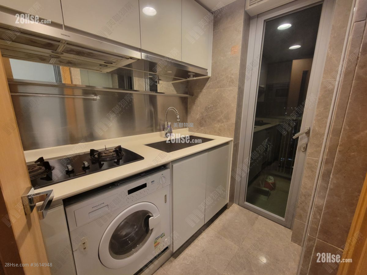 Century Gateway Sell 2 Bedrooms 481 ft² ( 44.7 m² ) Century Gateway Sell 2 Bedrooms 481 ft² ( 44.7 m² )