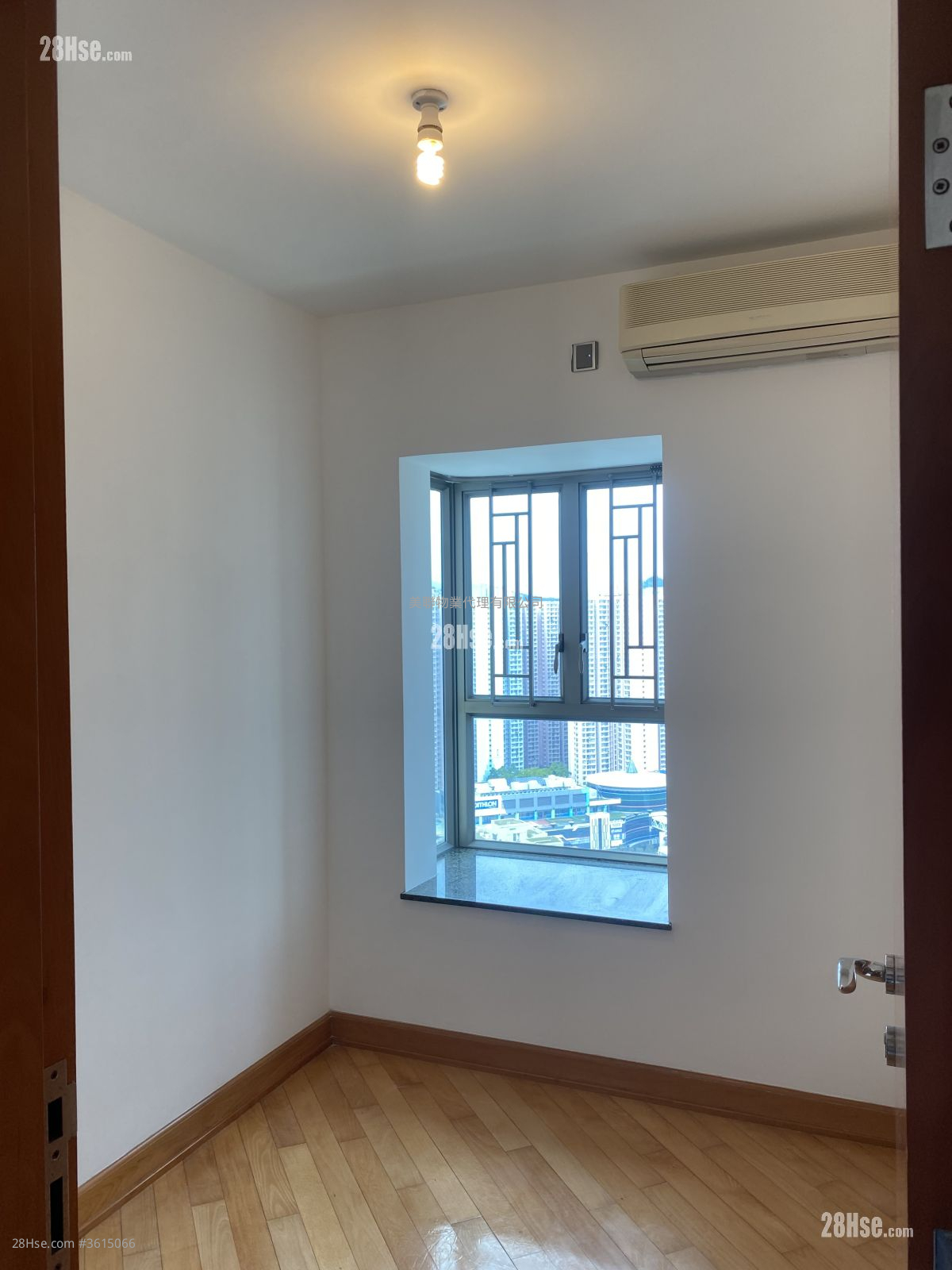 Park Central Rental 3 Bedrooms , 1 Bathroom 638 ft² ( 59.3 m² ) Park Central Rental 3 Bedrooms , 1 Bathroom 638 ft² ( 59.3 m² )