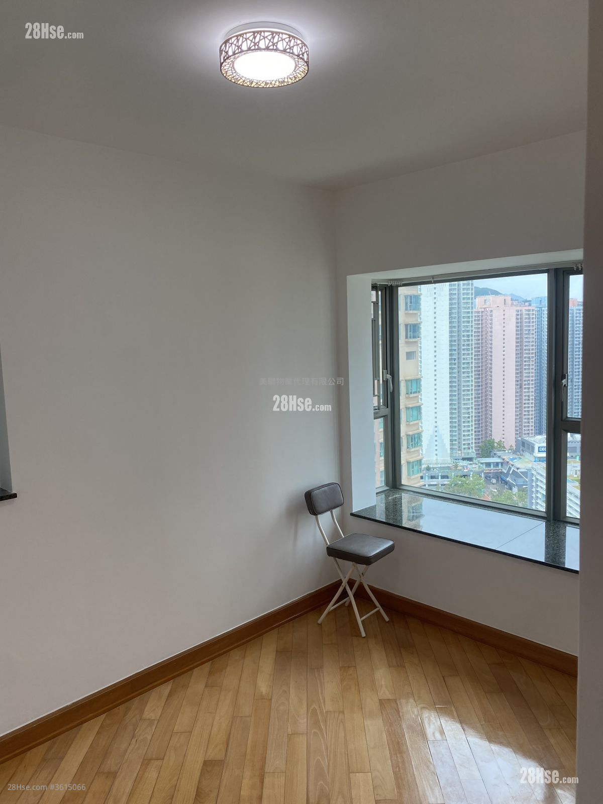 Park Central Rental 3 Bedrooms , 1 Bathroom 638 ft² ( 59.3 m² ) Park Central Rental 3 Bedrooms , 1 Bathroom 638 ft² ( 59.3 m² )