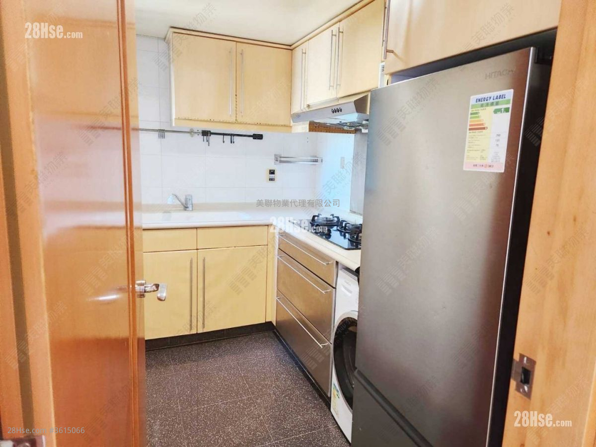 Park Central Rental 3 Bedrooms , 1 Bathroom 638 ft² ( 59.3 m² ) Park Central Rental 3 Bedrooms , 1 Bathroom 638 ft² ( 59.3 m² )