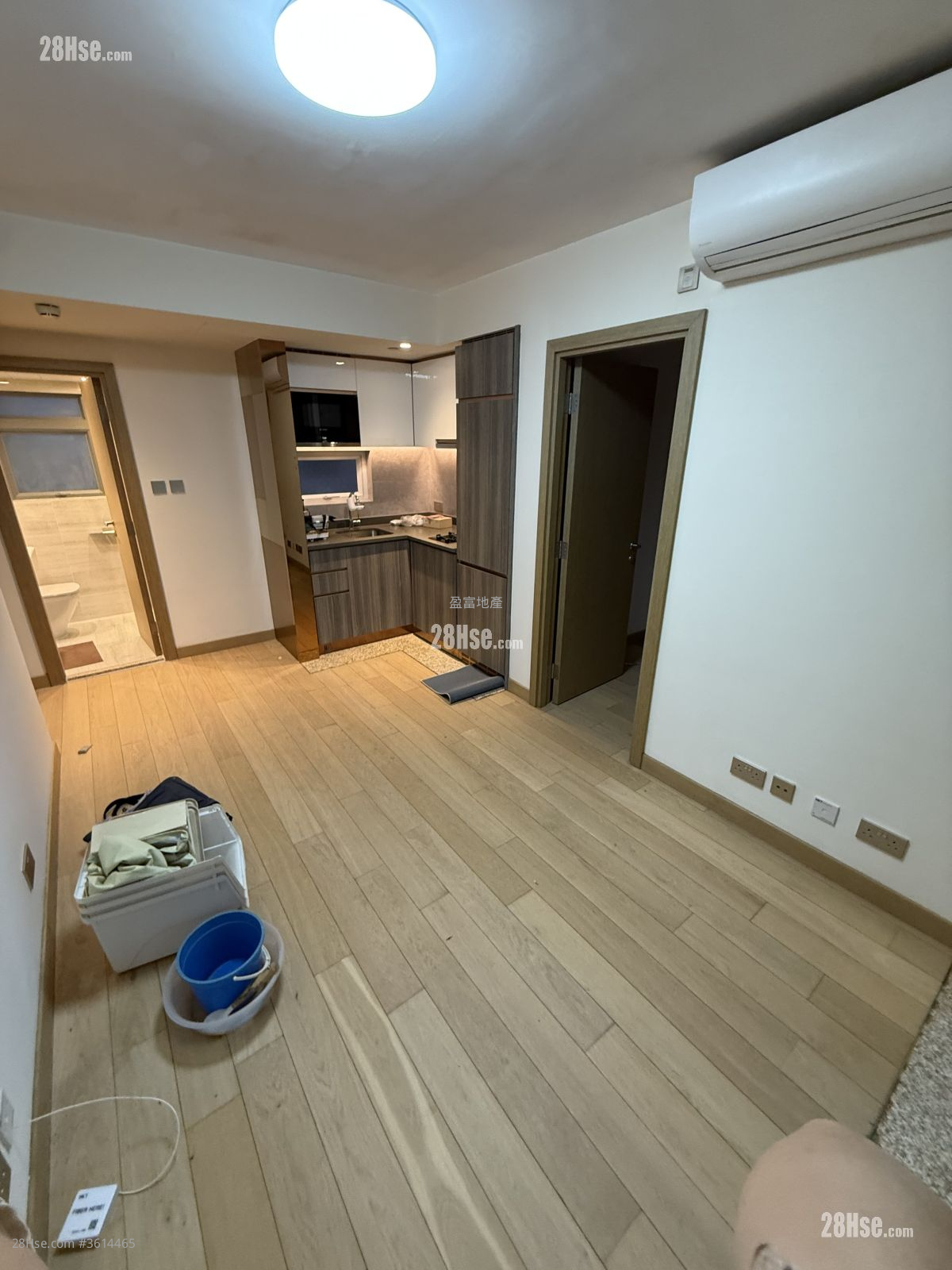 单幢楼房 租盘 1 房 , 1 浴室 342 平方尺 ( 31.8 平方米 ) 单幢楼房 租盘 1 房 , 1 浴室 342 平方尺 ( 31.8 平方米 )