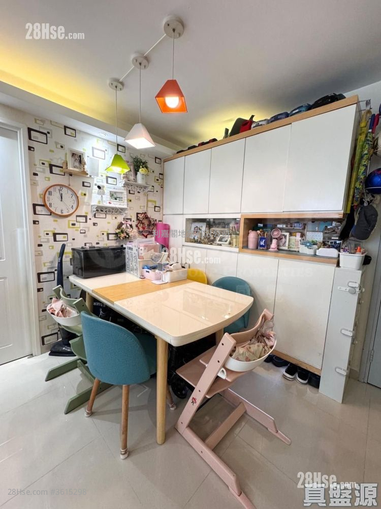 Tin Chung Court Sell 535 ft² ( 49.7 m² ) Tin Chung Court Sell 535 ft² ( 49.7 m² )