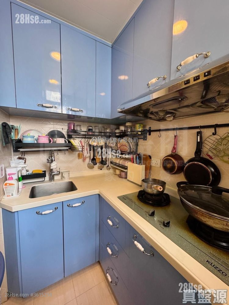 Tin Chung Court Sell 535 ft² ( 49.7 m² ) Tin Chung Court Sell 535 ft² ( 49.7 m² )