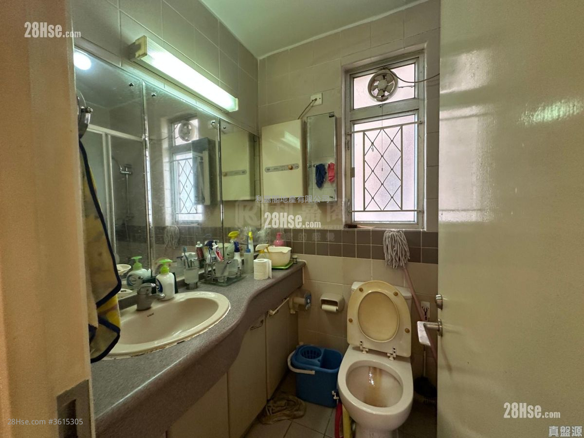 Tin Chung Court Sell 2 Bedrooms 506 ft² ( 47.0 m² ) Tin Chung Court Sell 2 Bedrooms 506 ft² ( 47.0 m² )