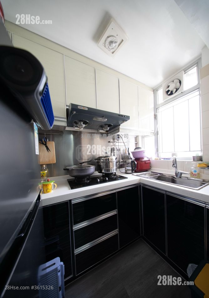 Tin Shing Court Sell 1 Bedroom 426 ft² ( 39.6 m² ) Tin Shing Court Sell 1 Bedroom 426 ft² ( 39.6 m² )