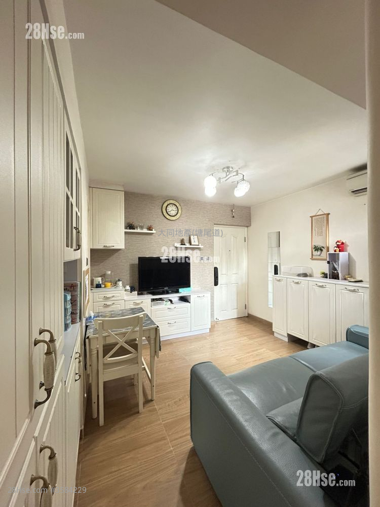 福群大厦 租盘 3 房 , 1 浴室 420 平方尺 ( 39.0 平方米 )