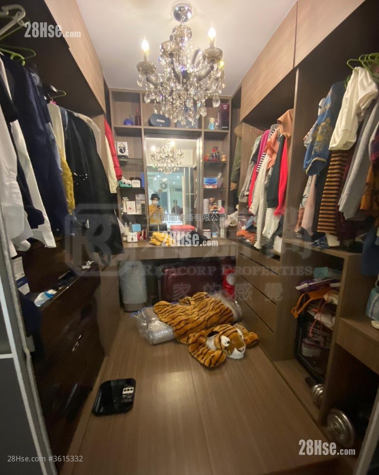 Tin Chung Court Sell 3 Bedrooms 650 ft² ( 60.4 m² ) Tin Chung Court Sell 3 Bedrooms 650 ft² ( 60.4 m² )