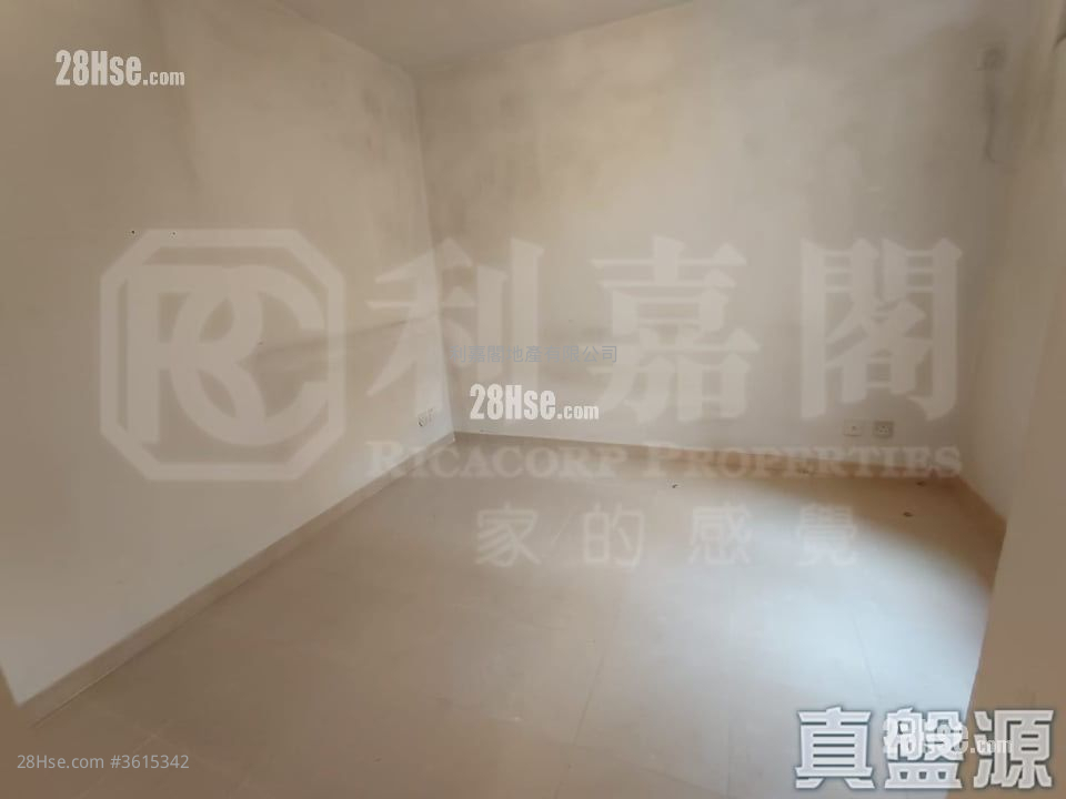 Tin Shing Court Sell 3 Bedrooms 650 ft² ( 60.4 m² ) Tin Shing Court Sell 3 Bedrooms 650 ft² ( 60.4 m² )