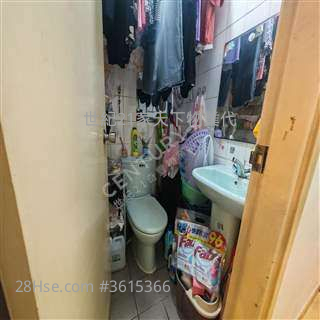 Charming Garden Sell 3 Bedrooms , 2 Bathrooms 592 ft² ( 55.0 m² ) Charming Garden Sell 3 Bedrooms , 2 Bathrooms 592 ft² ( 55.0 m² )