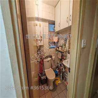 Charming Garden Sell 3 Bedrooms , 2 Bathrooms 592 ft² ( 55.0 m² ) Charming Garden Sell 3 Bedrooms , 2 Bathrooms 592 ft² ( 55.0 m² )