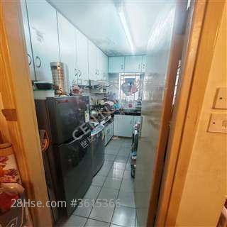 Charming Garden Sell 3 Bedrooms , 2 Bathrooms 592 ft² ( 55.0 m² ) Charming Garden Sell 3 Bedrooms , 2 Bathrooms 592 ft² ( 55.0 m² )