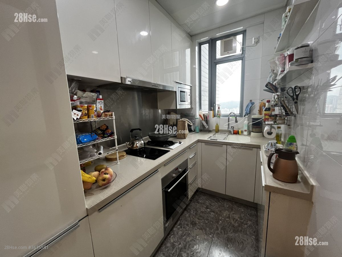 The Dynasty Sell 3 Bedrooms , 2 Bathrooms 728 ft² ( 67.6 m² ) The Dynasty Sell 3 Bedrooms , 2 Bathrooms 728 ft² ( 67.6 m² )