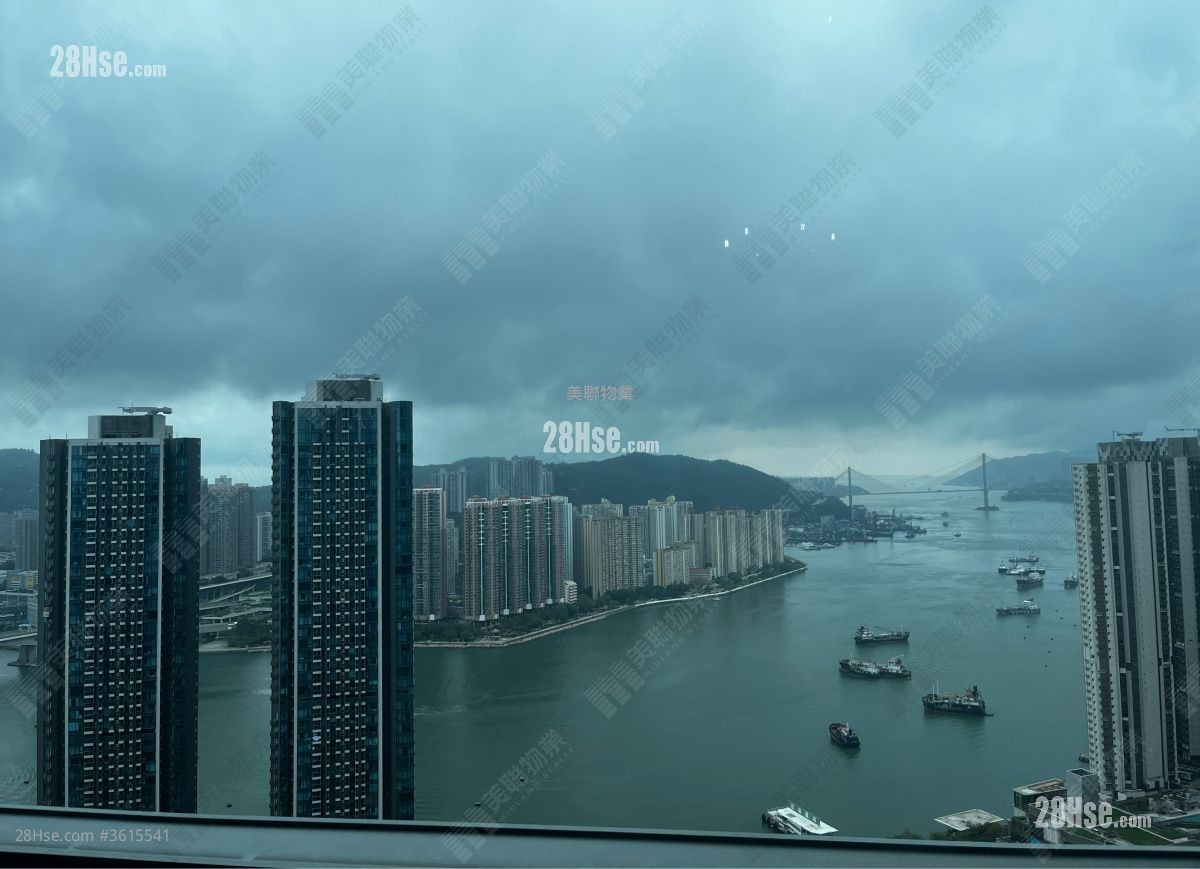 The Dynasty Sell 3 Bedrooms , 2 Bathrooms 728 ft² ( 67.6 m² ) The Dynasty Sell 3 Bedrooms , 2 Bathrooms 728 ft² ( 67.6 m² )