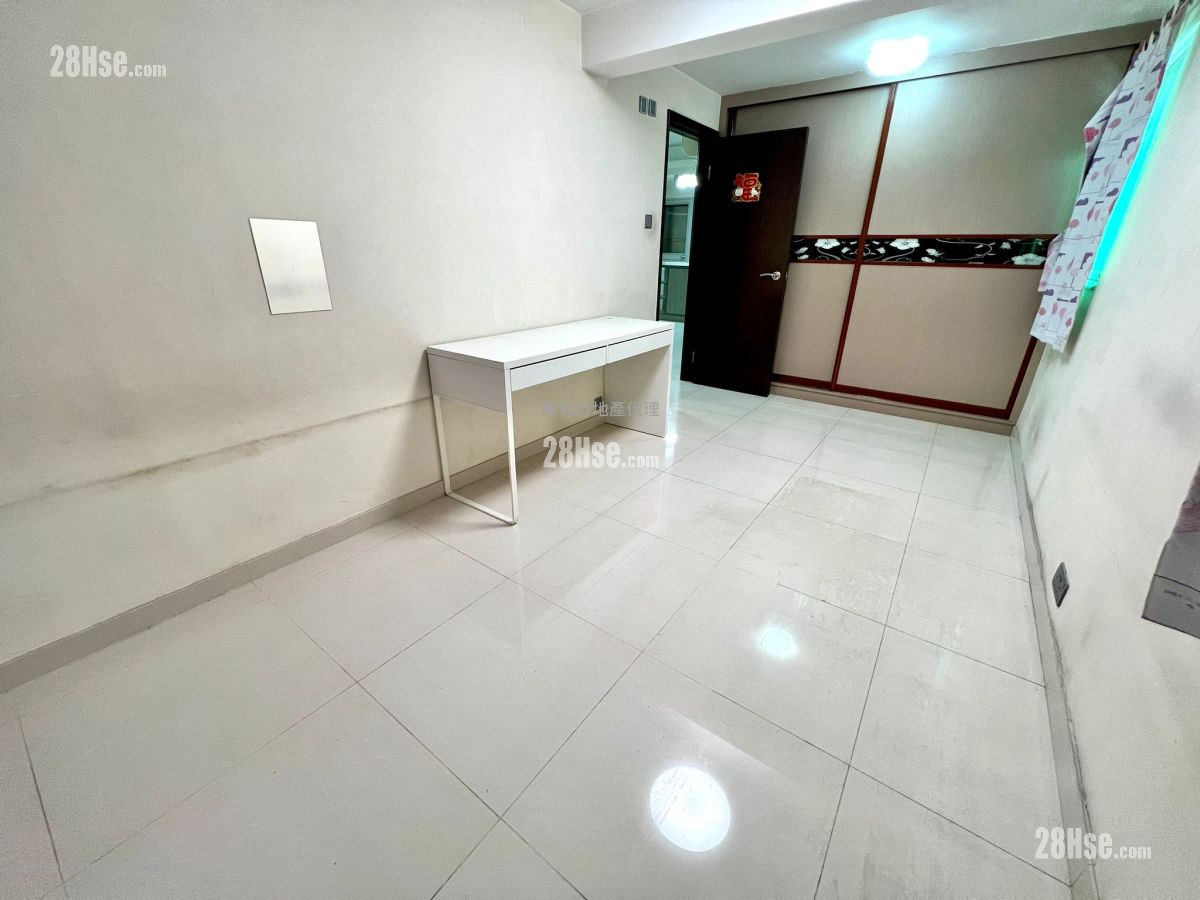 村屋 租盘 2 房 , 1 浴室 1,480 平方尺 ( 137.5 平方米 ) 村屋 租盘 2 房 , 1 浴室 1,480 平方尺 ( 137.5 平方米 )