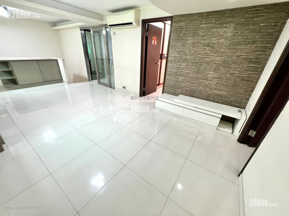 村屋 租盘 2 房 , 1 浴室 1,480 平方尺 ( 137.5 平方米 ) 村屋 租盘 2 房 , 1 浴室 1,480 平方尺 ( 137.5 平方米 )