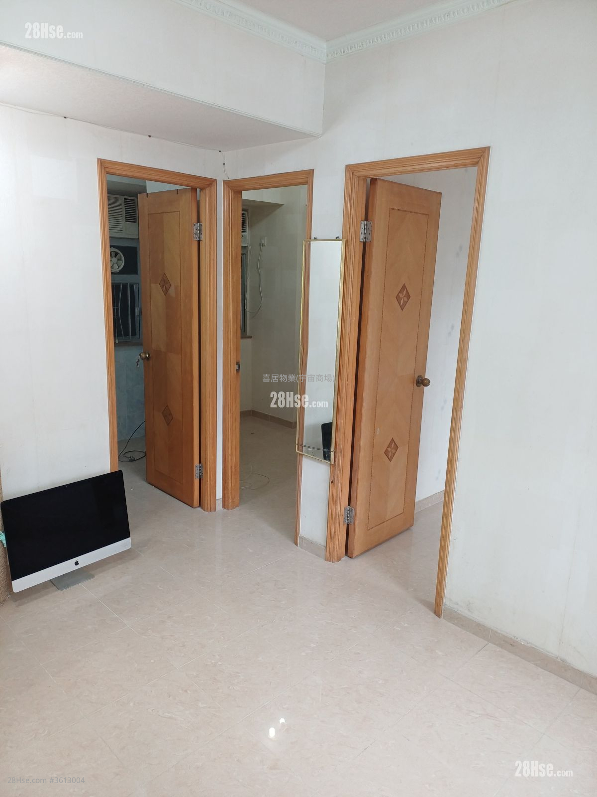 Hung Yu Mansion Rental 3 Bedrooms , 1 Bathroom 448 ft² ( 41.6 m² ) Hung Yu Mansion Rental 3 Bedrooms , 1 Bathroom 448 ft² ( 41.6 m² )