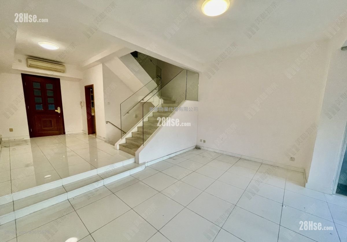 The Beverly Hills Sell 5+ Bedrooms 1,606 ft² ( 149.2 m² ) The Beverly Hills Sell 5+ Bedrooms 1,606 ft² ( 149.2 m² )