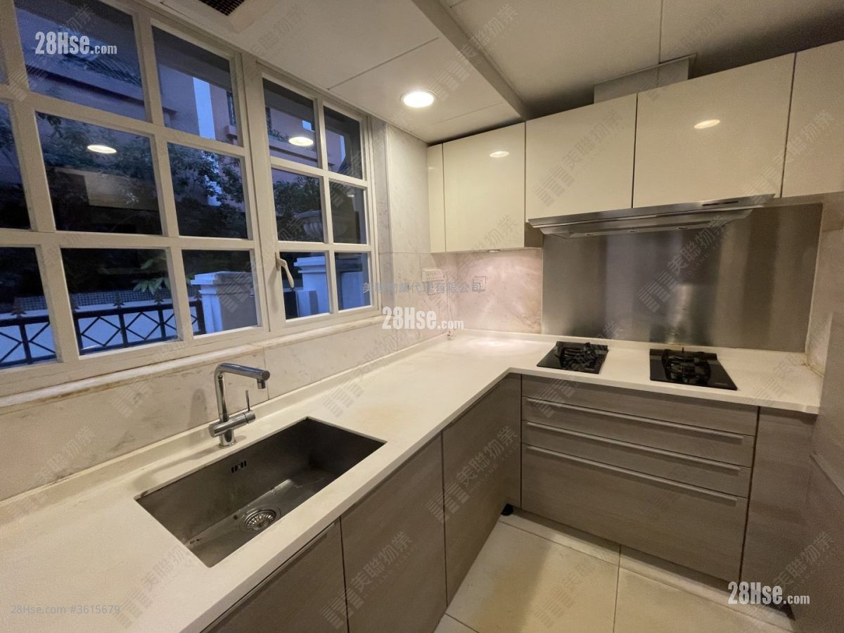 The Beverly Hills Sell 5+ Bedrooms 1,606 ft² ( 149.2 m² ) The Beverly Hills Sell 5+ Bedrooms 1,606 ft² ( 149.2 m² )