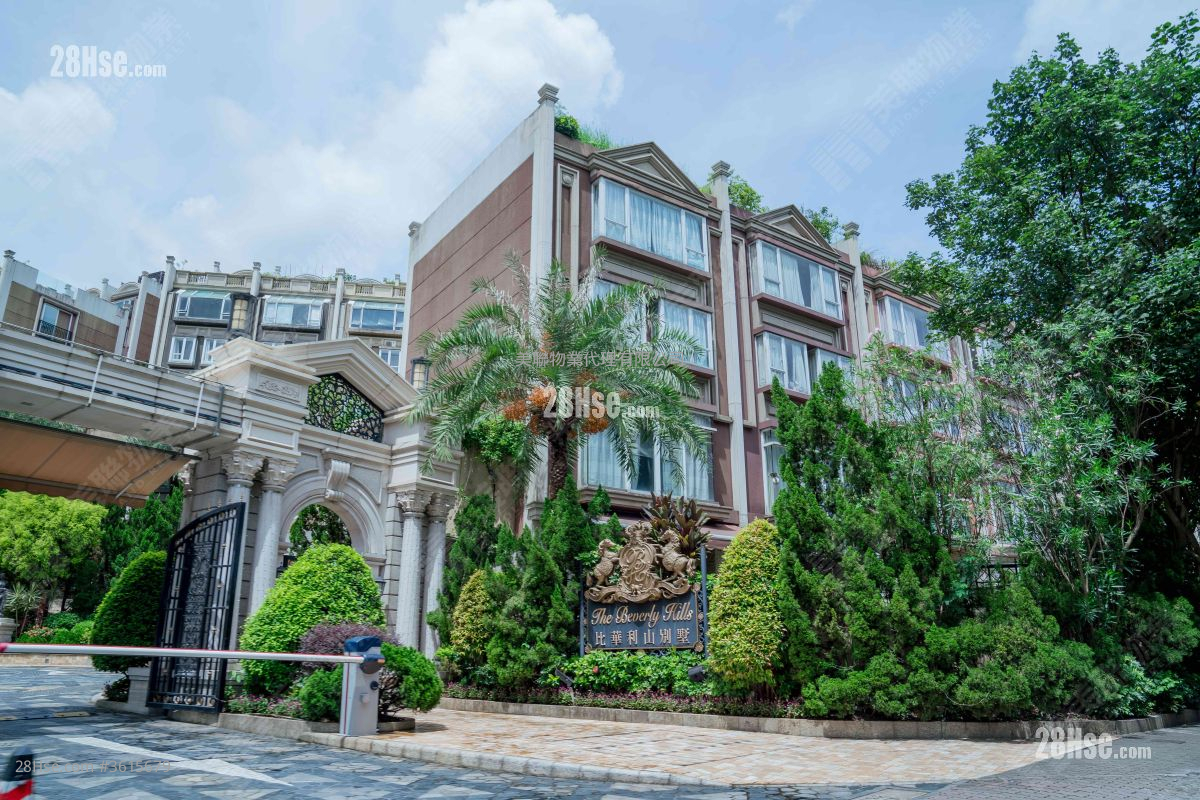 The Beverly Hills Sell 5+ Bedrooms 1,606 ft² ( 149.2 m² ) The Beverly Hills Sell 5+ Bedrooms 1,606 ft² ( 149.2 m² )